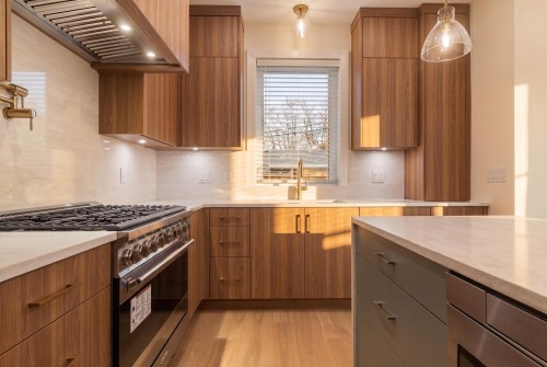 2055 4Th Avenue E, Vancouver, BC 