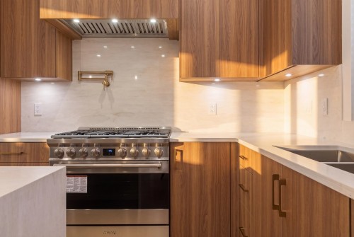 2055 4Th Avenue E, Vancouver, BC 