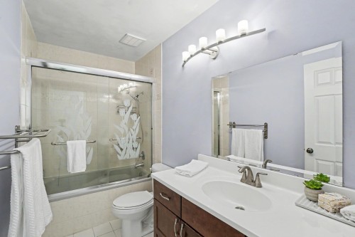 7305 Coronado Drive, Burnaby, BC - Indoor Photo Showing Bathroom
