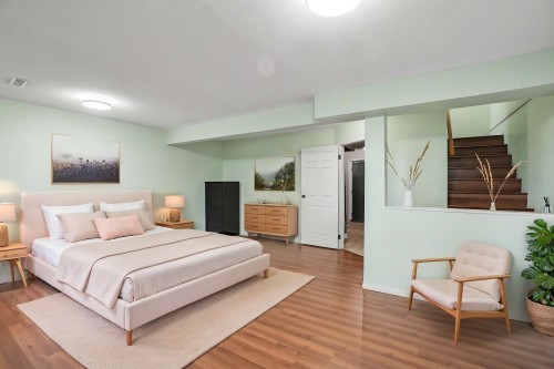 7305 Coronado Drive, Burnaby, BC - Indoor Photo Showing Bedroom