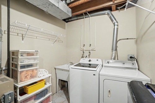 7305 Coronado Drive, Burnaby, BC - Indoor Photo Showing Laundry Room