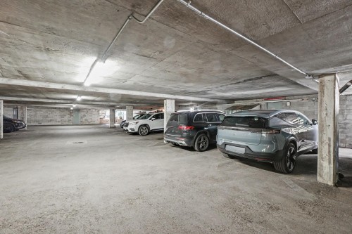 7305 Coronado Drive, Burnaby, BC - Indoor Photo Showing Garage