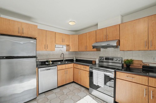 7305 Coronado Drive, Burnaby, BC - Indoor Photo Showing Kitchen With Double Sink