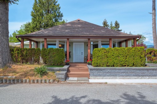 5760 Boulevard Street, Sechelt, BC - Outdoor With Facade