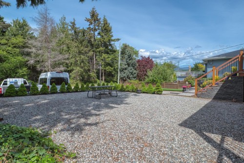 5760 Boulevard Street, Sechelt, BC - Outdoor