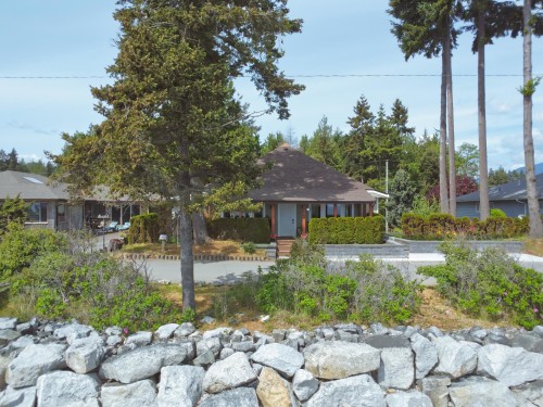 5760 Boulevard Street, Sechelt, BC - Outdoor