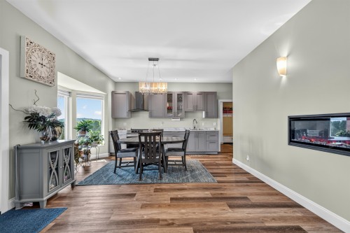 5760 Boulevard Street, Sechelt, BC - Indoor