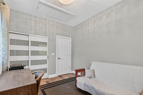 5760 Boulevard Street, Sechelt, BC - Indoor