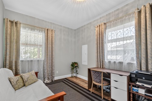 5760 Boulevard Street, Sechelt, BC - Indoor