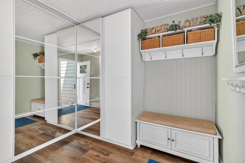 5760 Boulevard Street, Sechelt, BC - Indoor