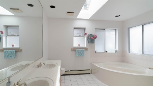 3760 Mckay Drive, Richmond, BC 