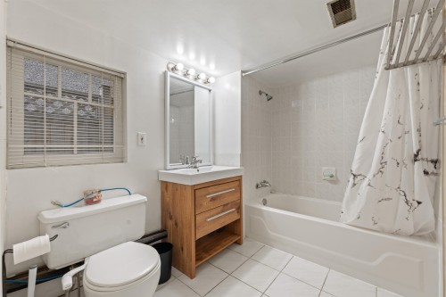 2820 13Th Avenue W, Vancouver, BC 