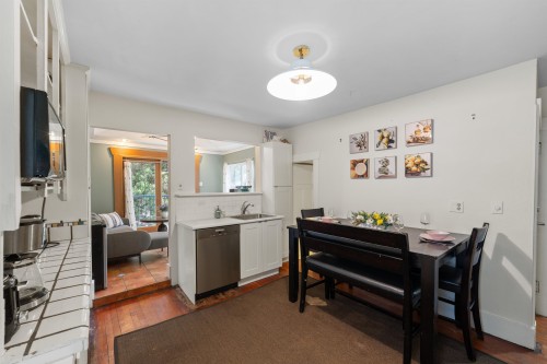 2820 13Th Avenue W, Vancouver, BC 