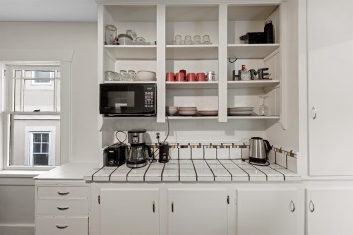 2820 13Th Avenue W, Vancouver, BC 