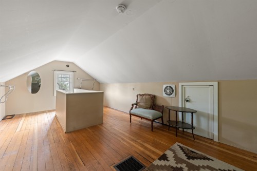 2820 13Th Avenue W, Vancouver, BC 