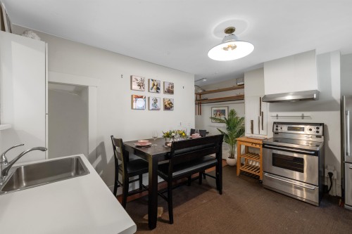 2820 13Th Avenue W, Vancouver, BC 