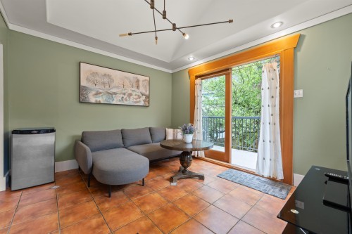 2820 13Th Avenue W, Vancouver, BC 