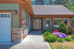 1420 Sundance Place Gibsons, BC V0N 1V5