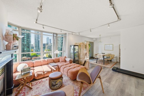 1705-867 Hamilton Street, Vancouver, BC 
