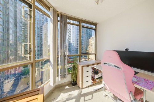1705-867 Hamilton Street, Vancouver, BC 