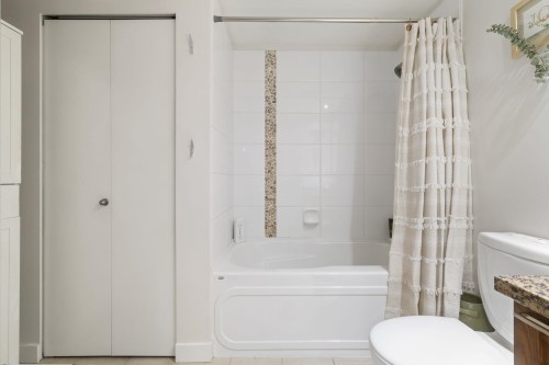 608-2228 Broadway W, Vancouver, BC 