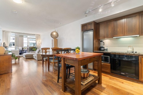 608-2228 Broadway W, Vancouver, BC 