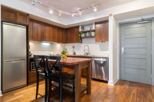 608-2228 Broadway W, Vancouver, BC 