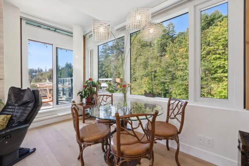 703-6687 Nelson Avenue, West Vancouver, BC 