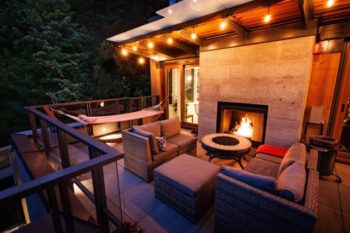 703-6687 Nelson Avenue, West Vancouver, BC 