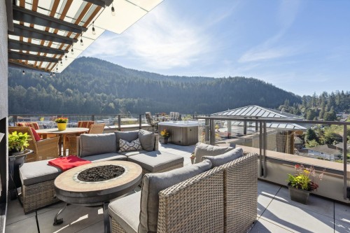 703-6687 Nelson Avenue, West Vancouver, BC 