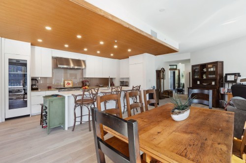 703-6687 Nelson Avenue, West Vancouver, BC 