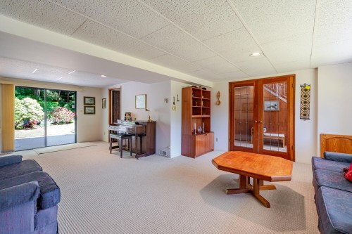 5756 Cranley Drive, West Vancouver, BC 