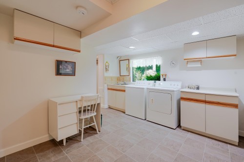 5756 Cranley Drive, West Vancouver, BC 