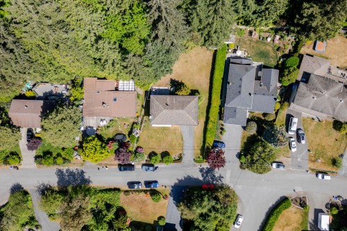 5756 Cranley Drive, West Vancouver, BC 