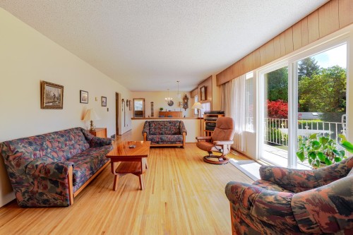 5756 Cranley Drive, West Vancouver, BC 