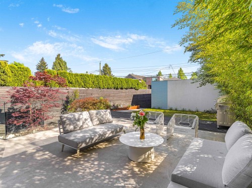 366 22Nd Avenue W, Vancouver, BC 