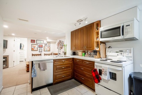 242 21St Avenue W, Vancouver, BC 