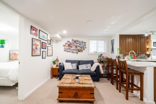 242 21St Avenue W, Vancouver, BC 