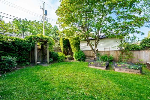 242 21St Avenue W, Vancouver, BC 