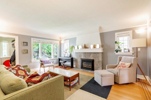 242 21St Avenue W, Vancouver, BC 