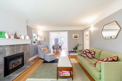 242 21St Avenue W, Vancouver, BC 