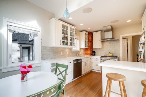 242 21St Avenue W, Vancouver, BC 