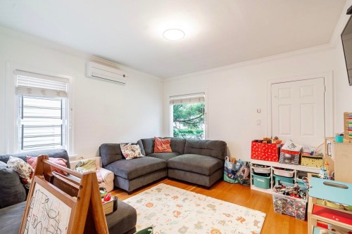 242 21St Avenue W, Vancouver, BC 