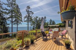 7065 Dale Road Sechelt, BC V7Z 0N2