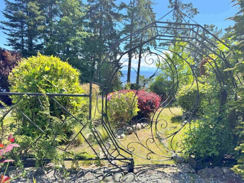 7065 Dale Road, Sechelt, BC 