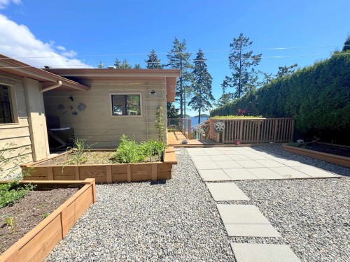 7065 Dale Road, Sechelt, BC 