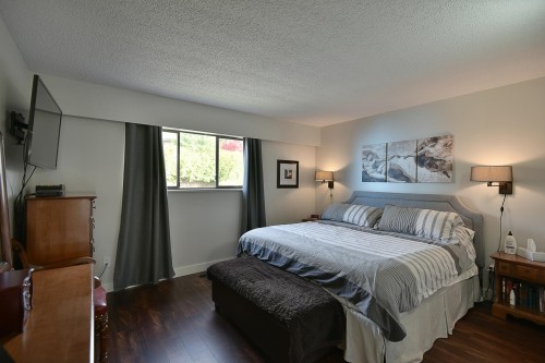 4926 Laurel Avenue, Sechelt, BC 