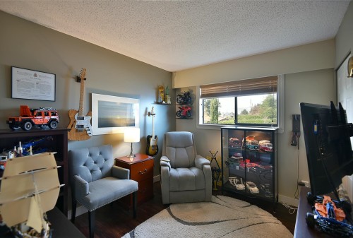 4926 Laurel Avenue, Sechelt, BC 