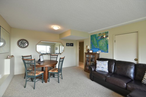 4926 Laurel Avenue, Sechelt, BC 