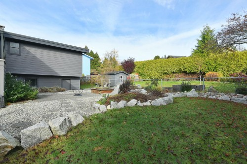 4926 Laurel Avenue, Sechelt, BC 